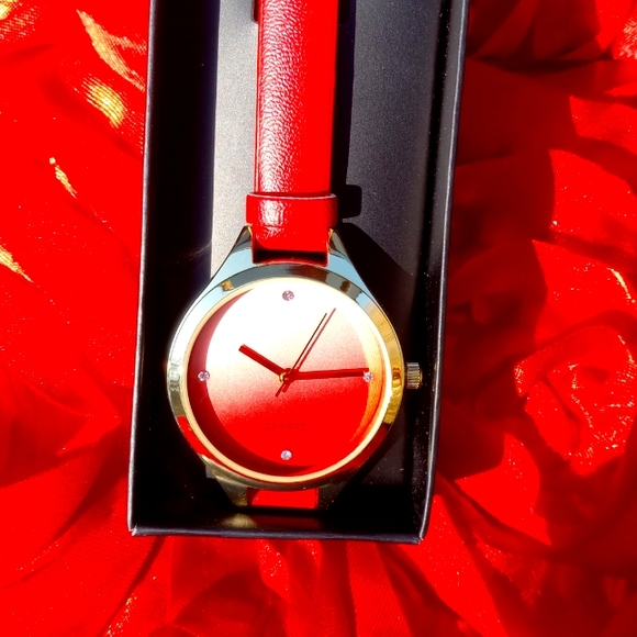 Watch - Picture 2 of 3